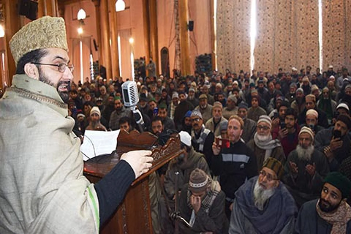Reopening of traditional routes only solution to highway blockade: Mirwaiz