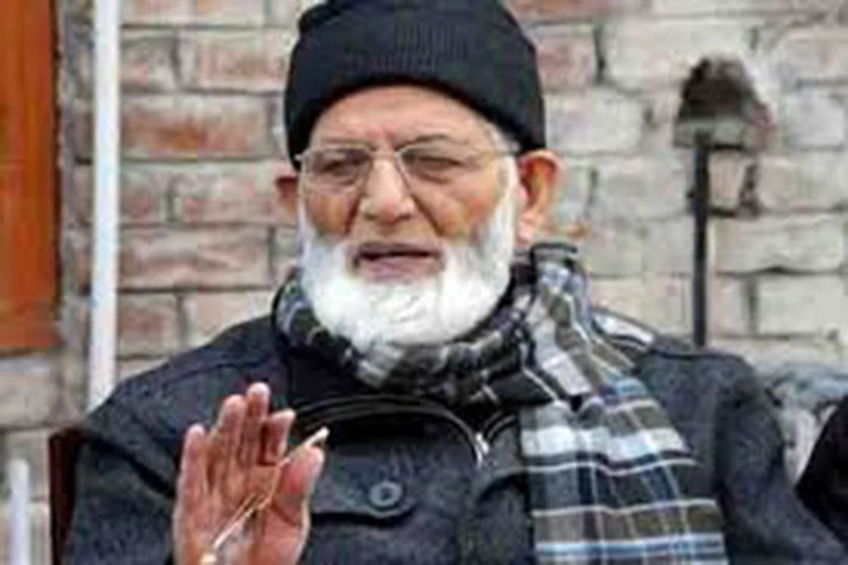 Geelani pays tributes to militants killed in Kulgam