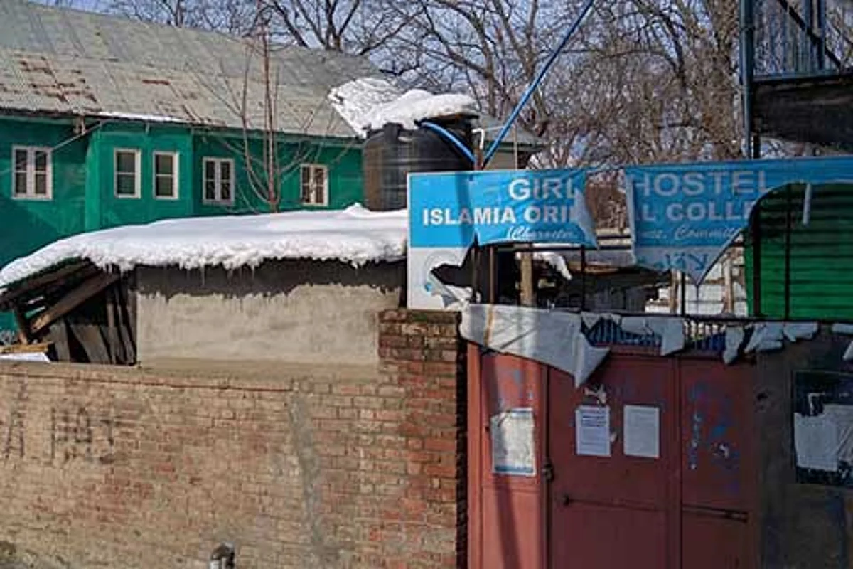 Iconic heritage school building in Tral to come down for a commercial complex