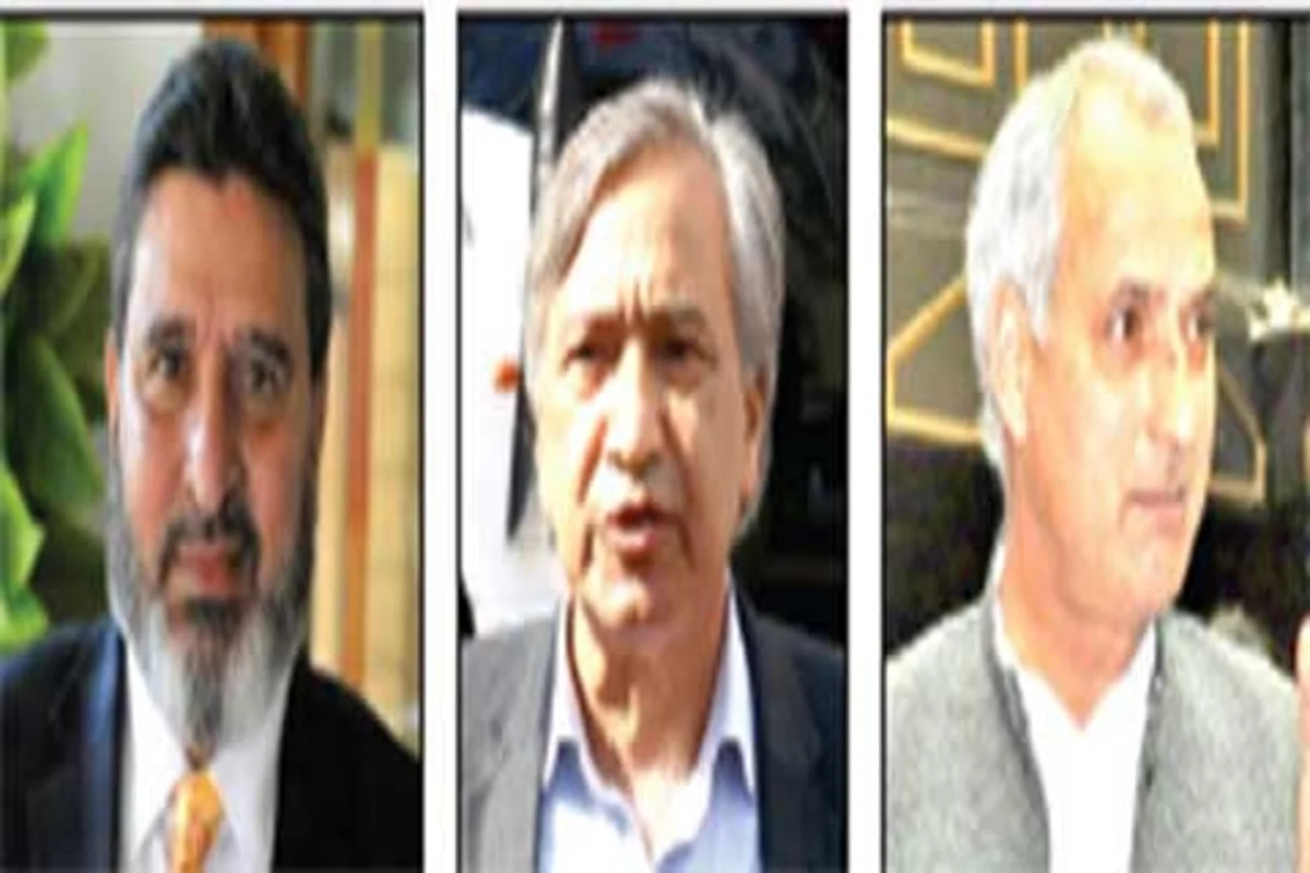 Altaf Bukhari, Tarigami, Veeri urge Governor make arrangements for stranded passengers