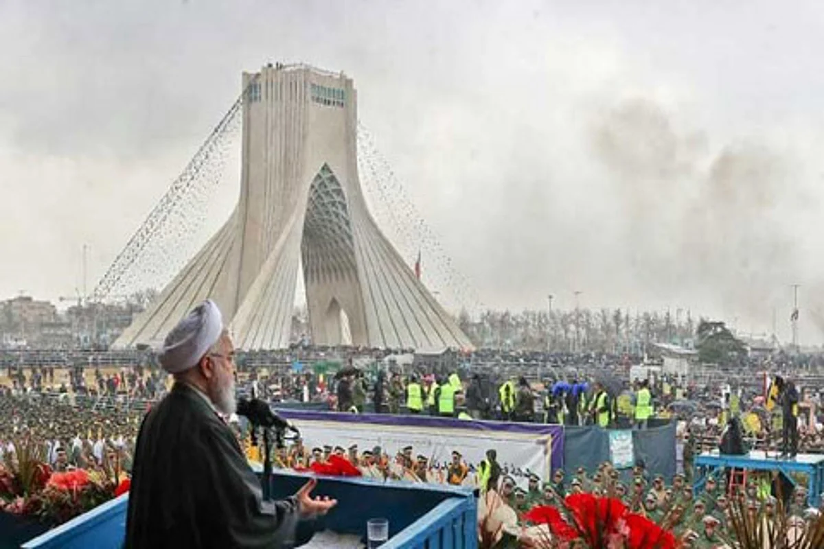 Massive crowds mark 40th anniversary of Iran revolution