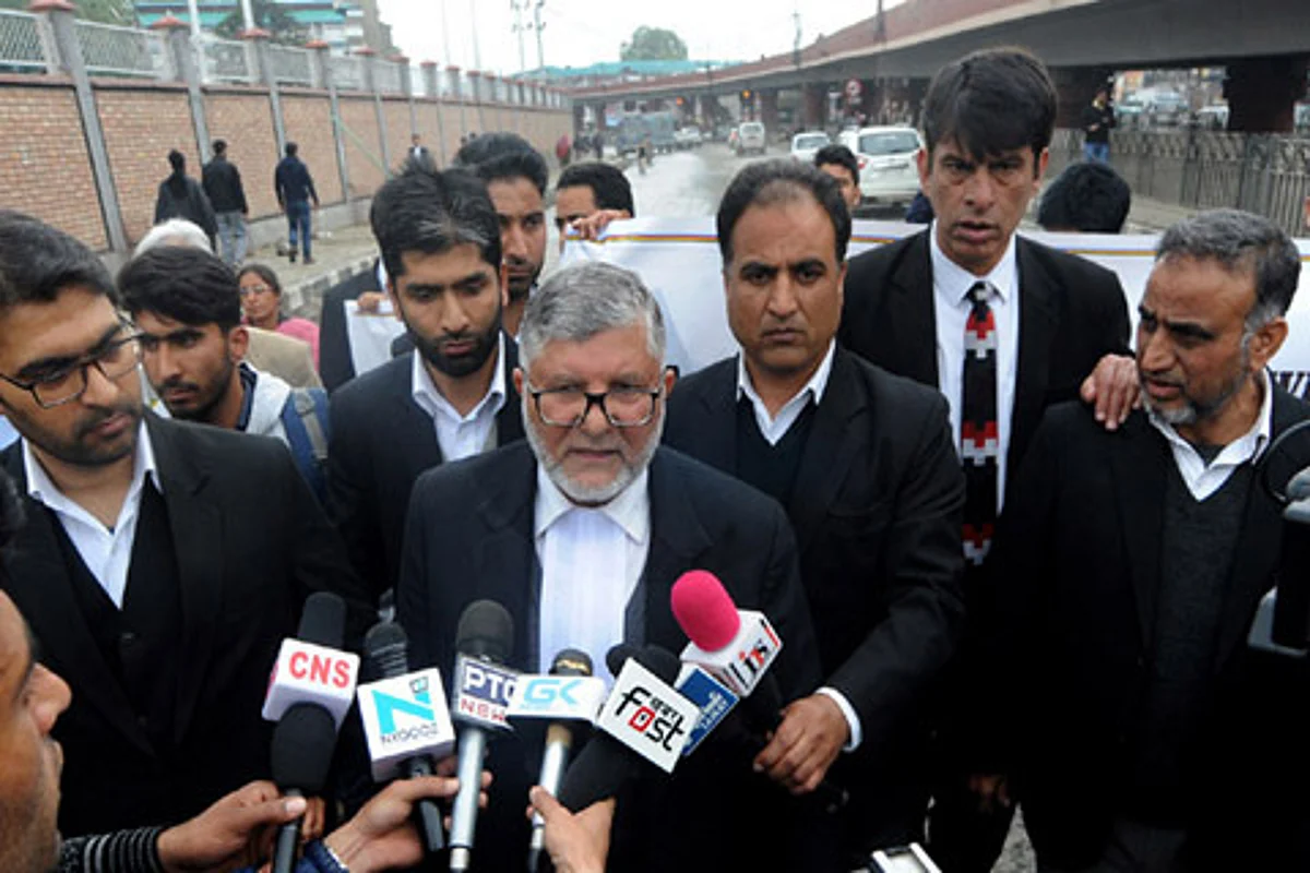 Bar Association appeals int’l community to rescue Kashmiris, supports traders’ bandh call