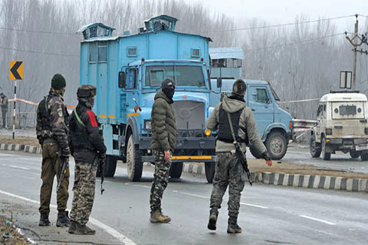 New convoy plan: Top security officials meet in Srinagar