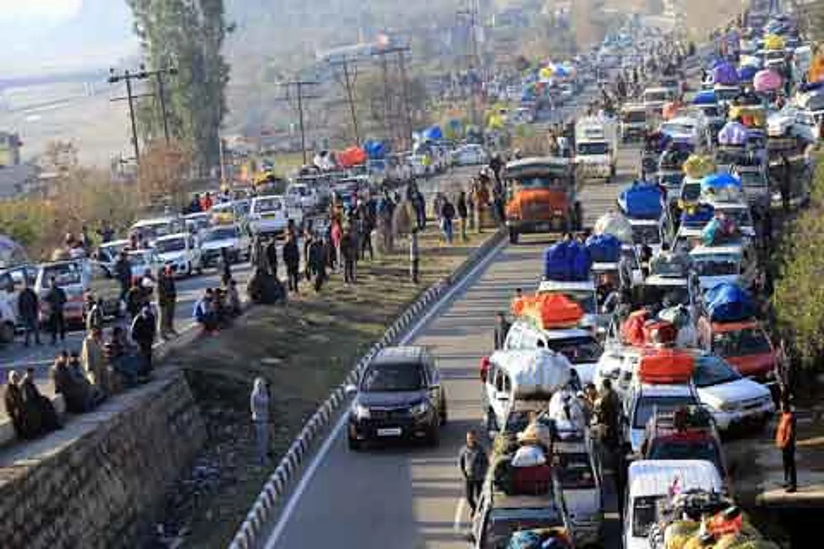 Kashmir highway partially restored