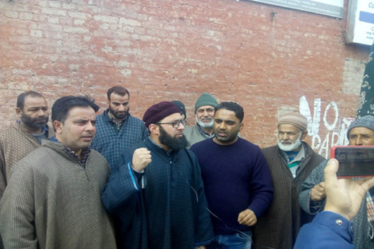 Family members of Kulgam youth arrested in Deoband hold protest, demand his release
