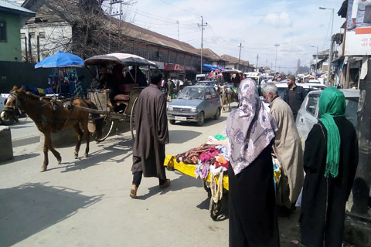 Normalcy in Sopore after 3-day shutdown