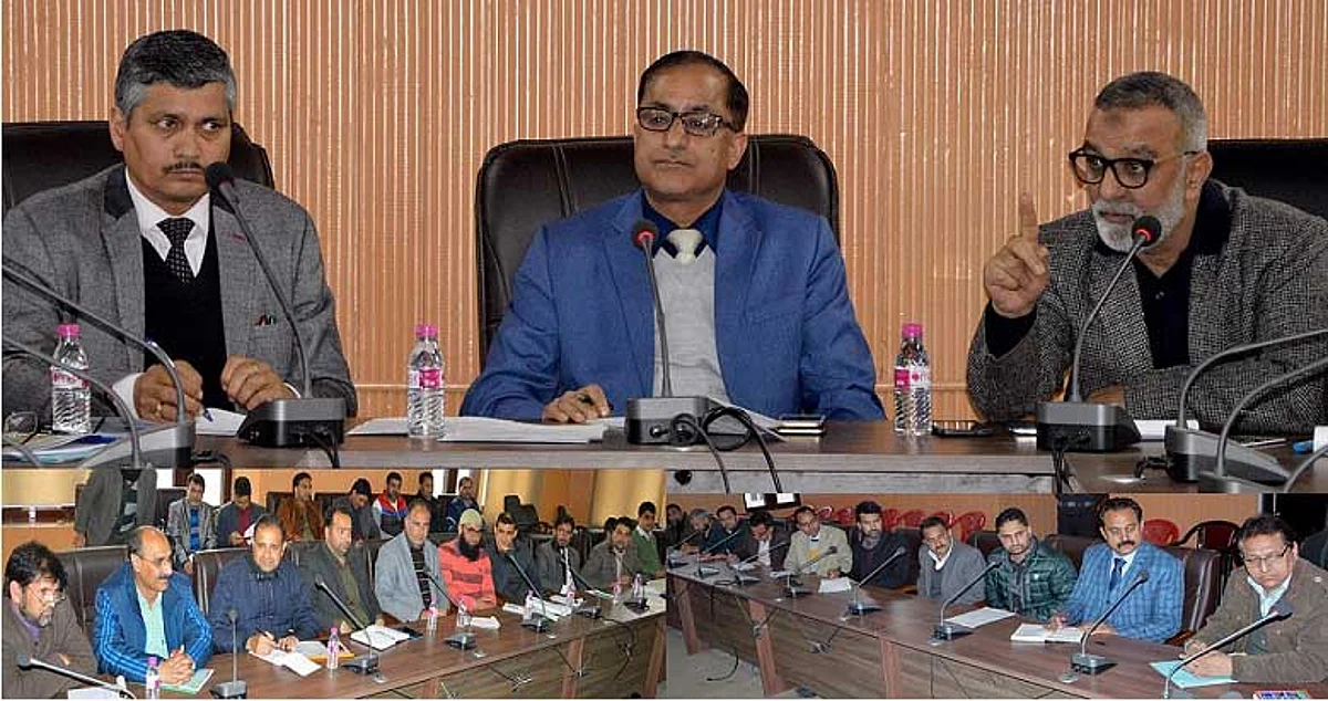 Deal sternly with traders found selling spurious pesticides: Dir Horticulture to officers