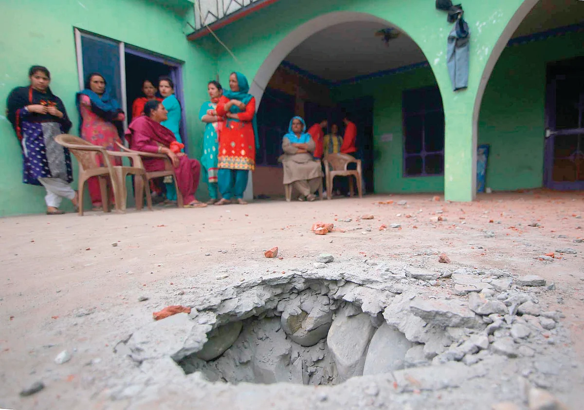15,000 bunkers sanctioned for people living along LoC, IB: Centre