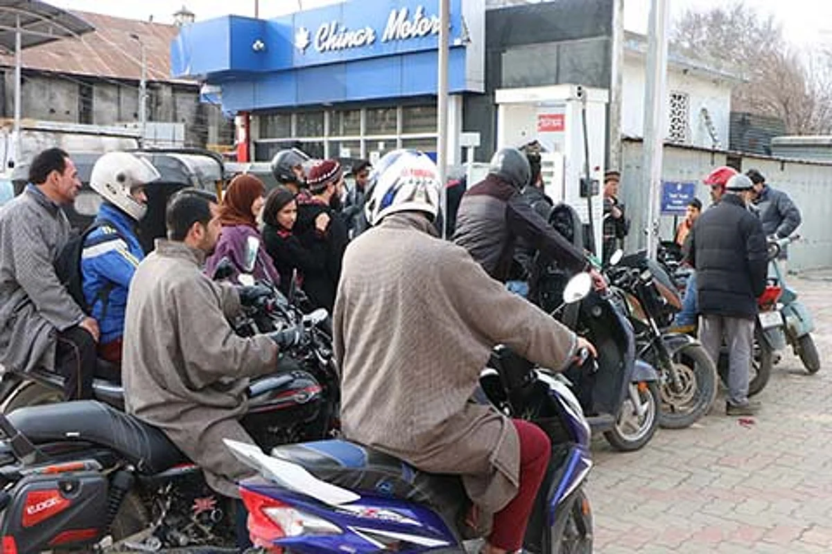 J&K consumers paid Rs 6,791 crore taxes on petrol, diesel in last 5 fiscal years
