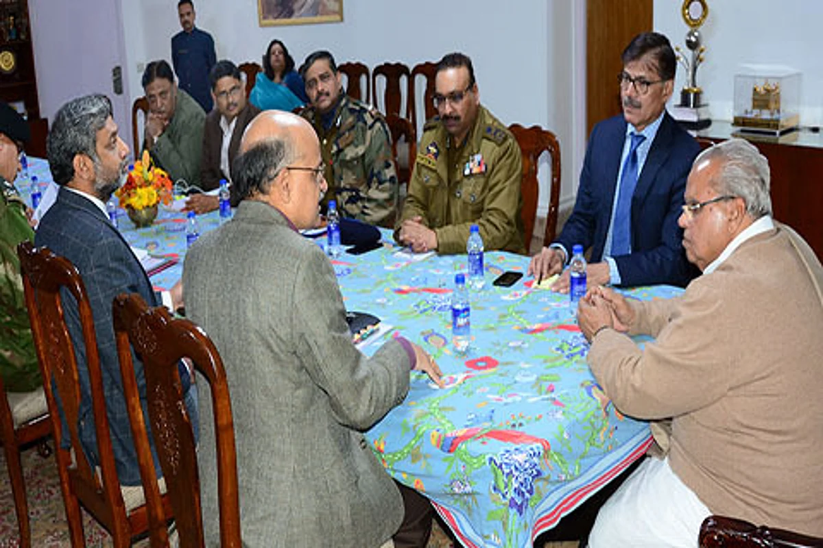 Governor calls for calm, urges people to not believe in rumours