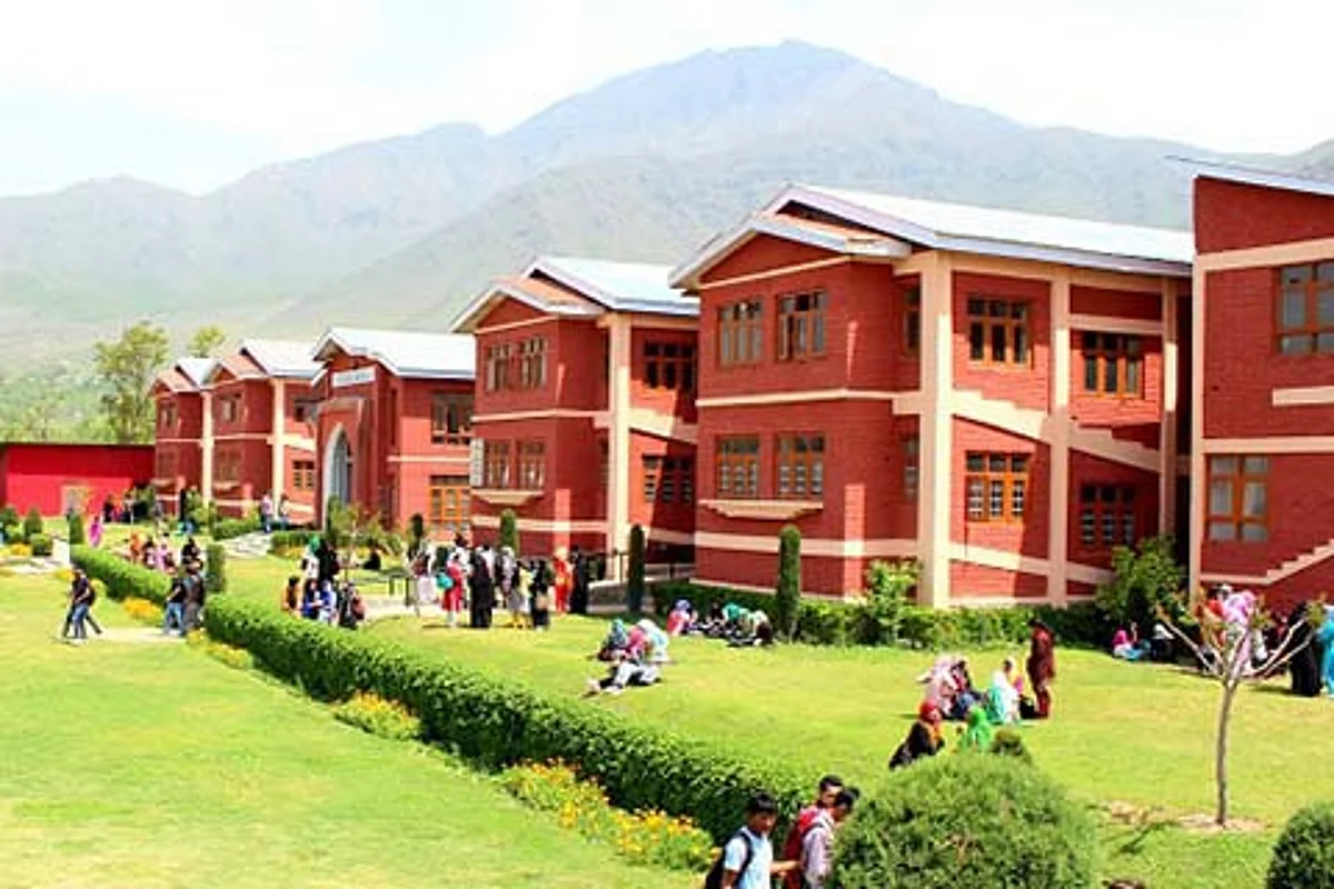 IUST postpones exams, suspends Wednesday’s class work