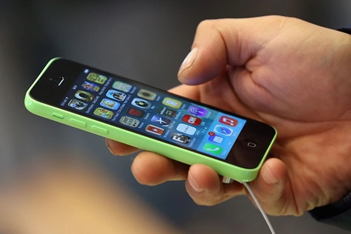Govt should provide free smartphones to all school children: NGO