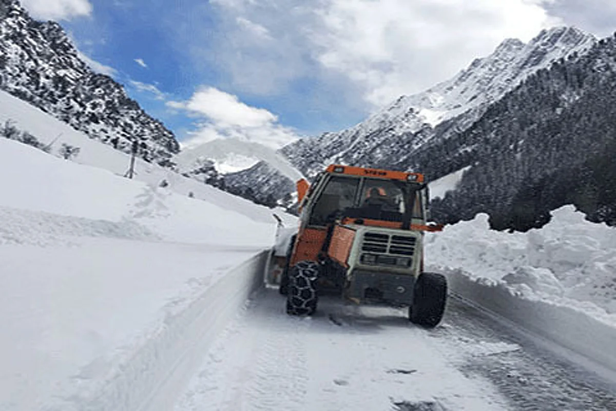 Snow cleared from Peer Ki Gali mountain pass
