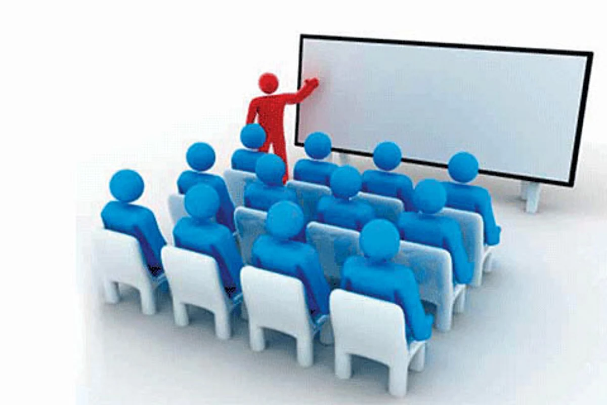 CEO Bandipora interacts with student representatives