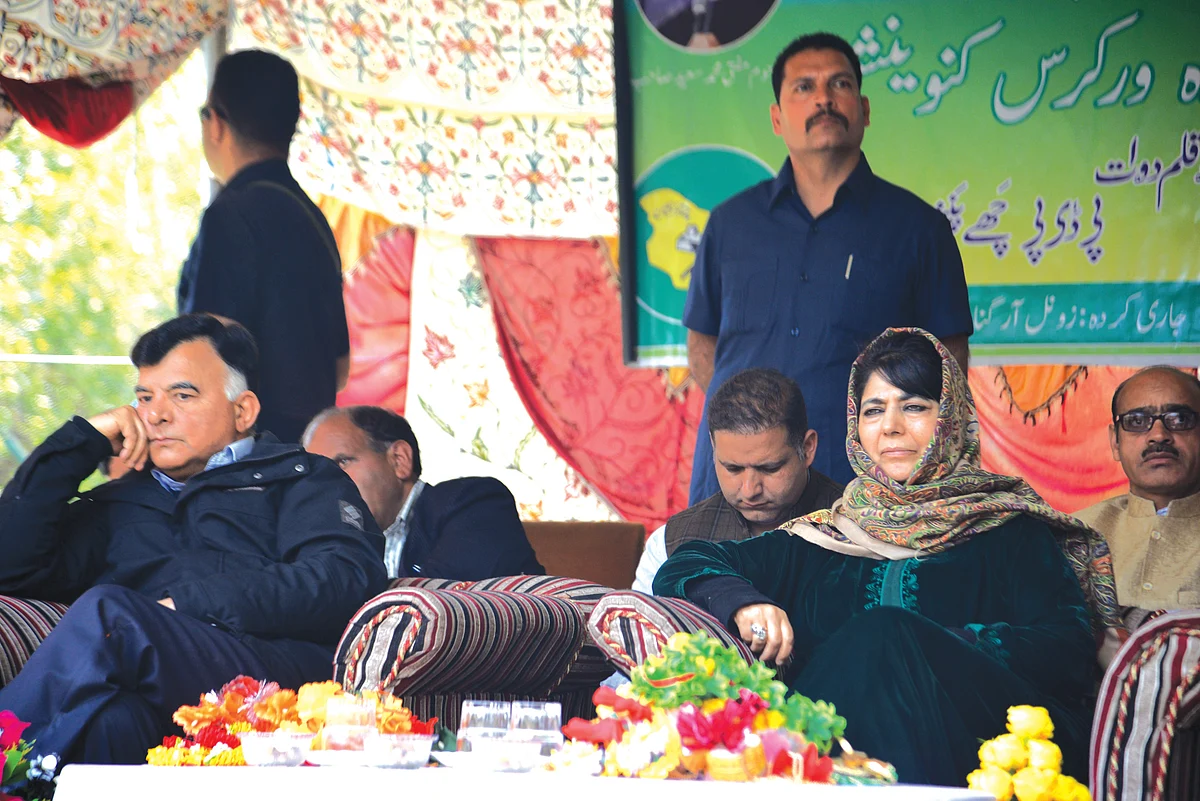 ‘I did chowkidari for you’: Mehbooba reminds dispirited PDP workers in south