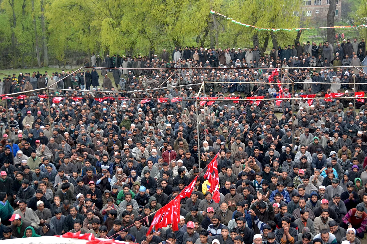 Campaigning on in full swing in Kupwara, focus on rural areas