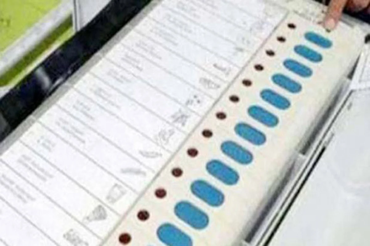 Over 18% voting as glitches in 75 EVMs hassle Bihar voters