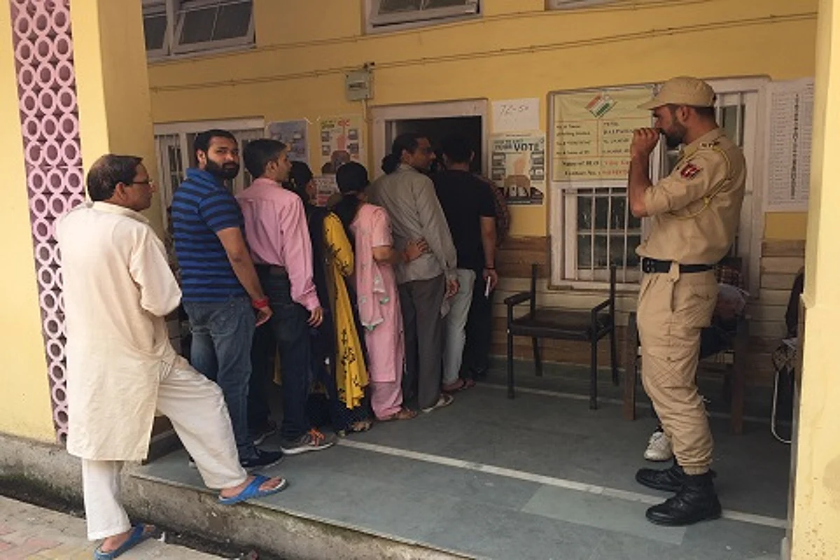 Nearly 30 per cent polling in Udhampur, Srinagar LS seats till 1 pm