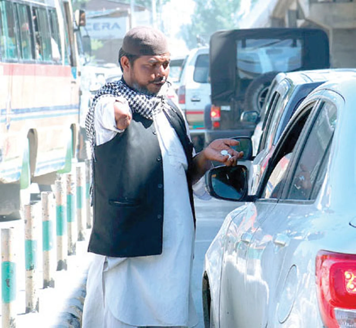 Government’s failure to implement law compounds begging menace in Kashmir