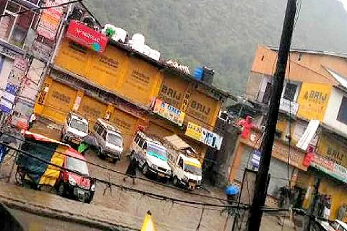 Shutdown in Banihal against killing of militant commander Zakir Musa