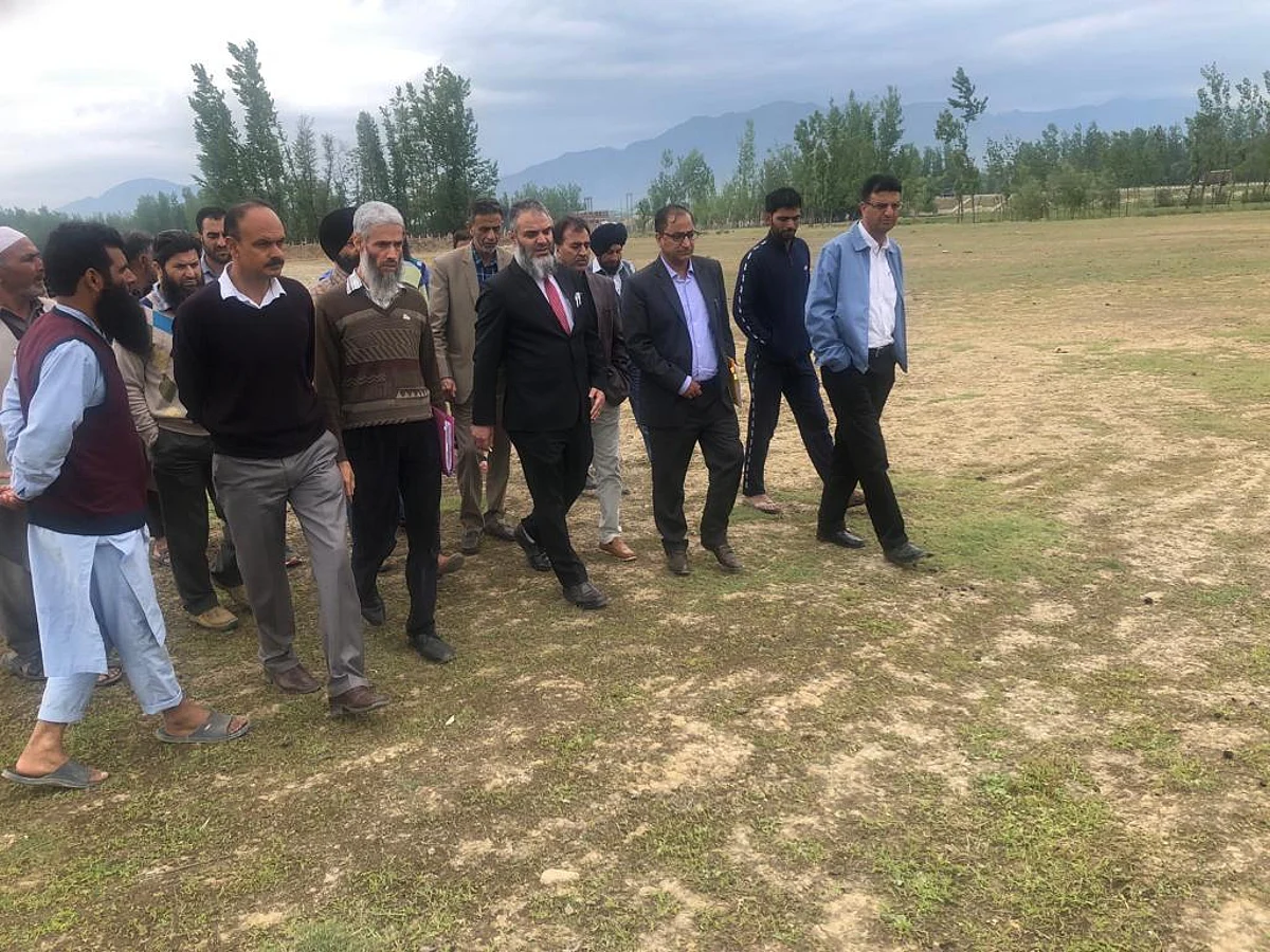 Secy Horticulture visits fruit mandis Kulgam, Jablipora