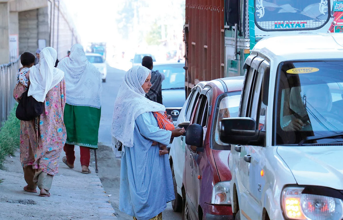 Despite ban, begging a common sight at public places in Kashmir