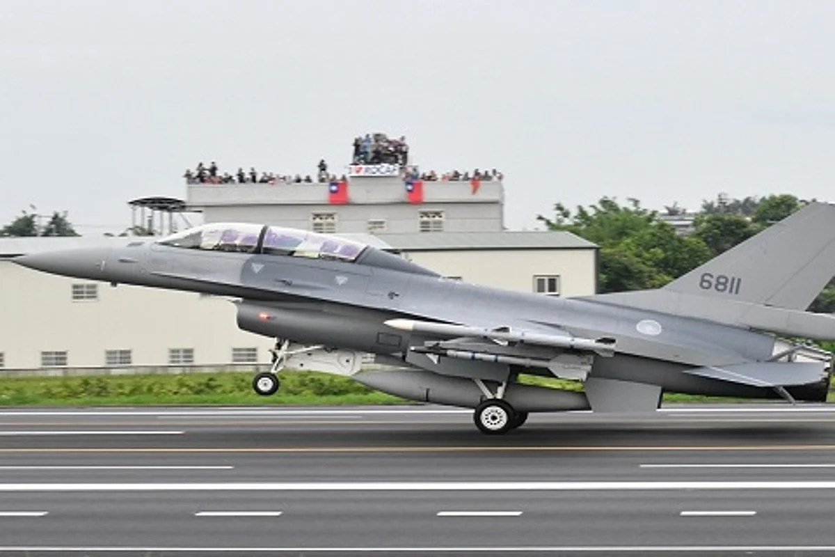 Taiwan lands aircraft on highway as part of military drills