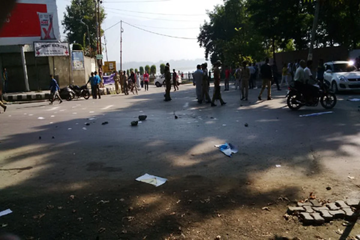 Over a dozen youth injured in violent protests over Bandipora minor’s rape, one critical