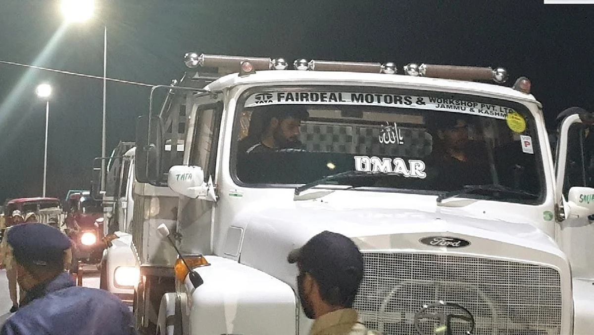 ROYALTY ISSUE | Week on, tipper, tractor drivers protest continues in Bandipora
