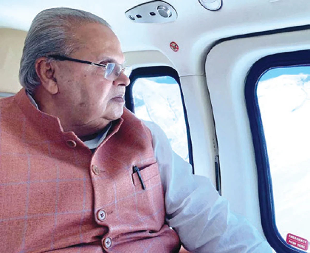 Amarnath Yatra | Governor undertakes aerial survey of Yatra routes