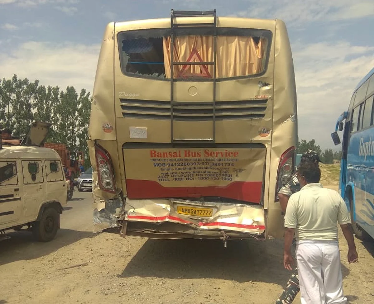 20 Amarnath pilgrims injured in road accident