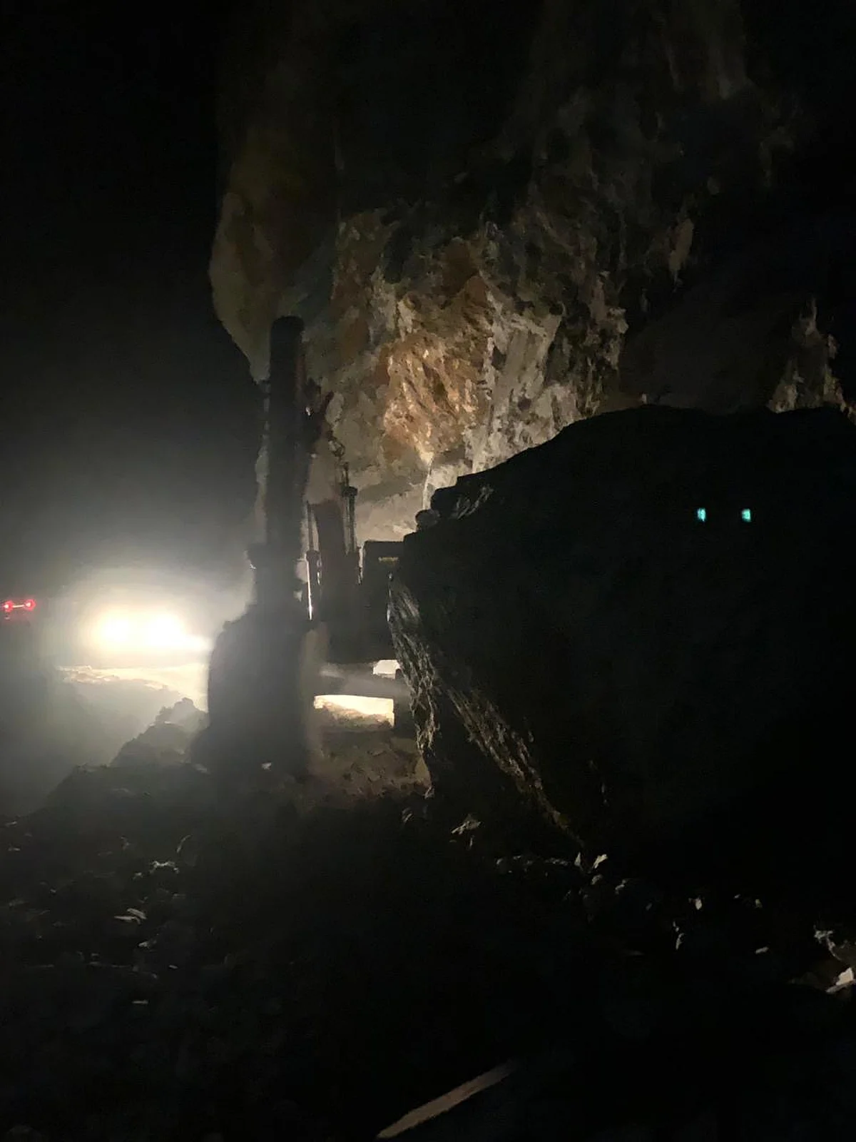 Traffic on Srinagar-Leh highway suspended due to multiple landslides