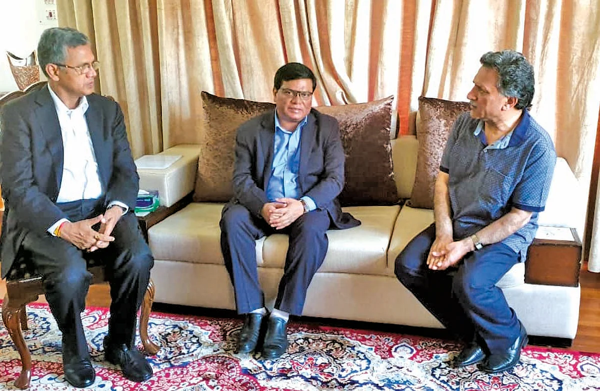 Chairman, Director IIM Jammu call on Advisor Ganai