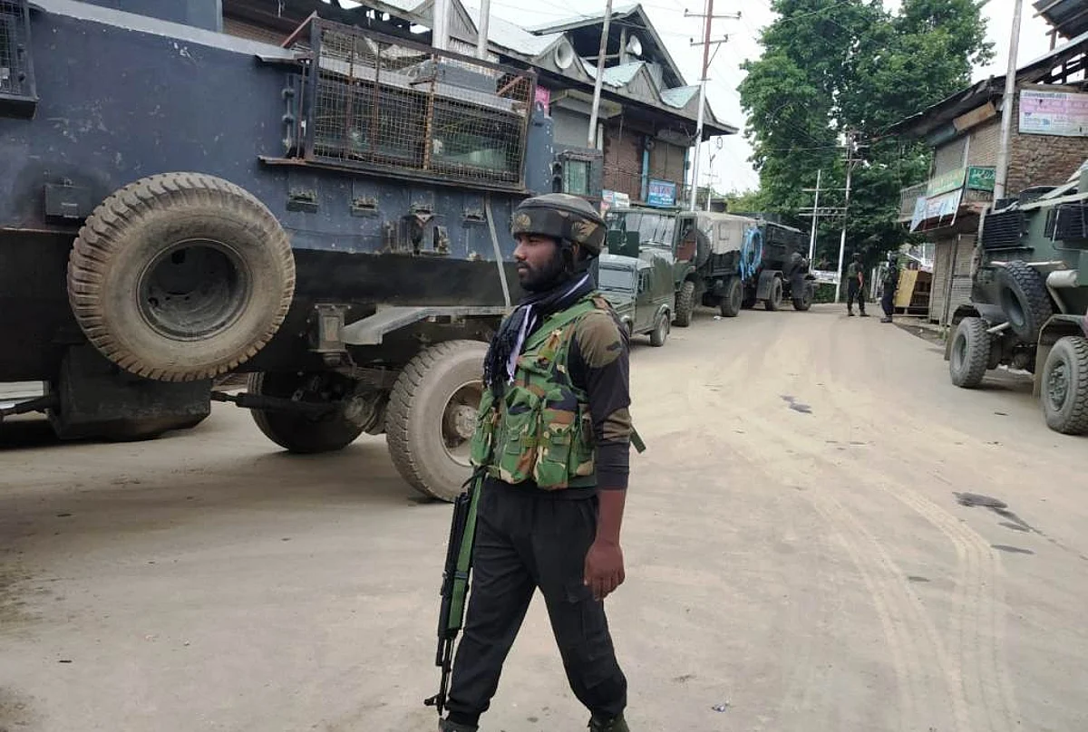 2 militants killed in Shopian gunfight