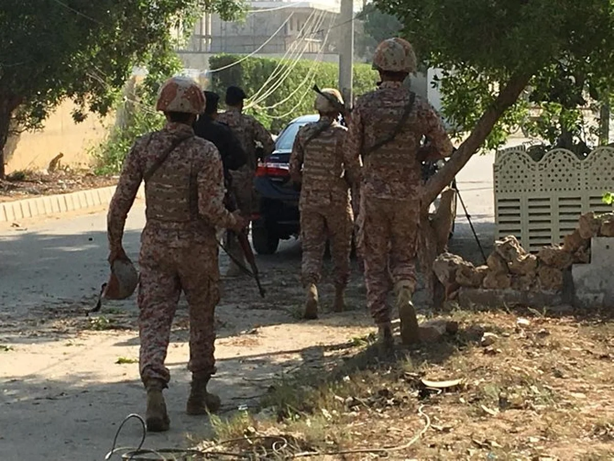 10 Pakistani soldiers killed