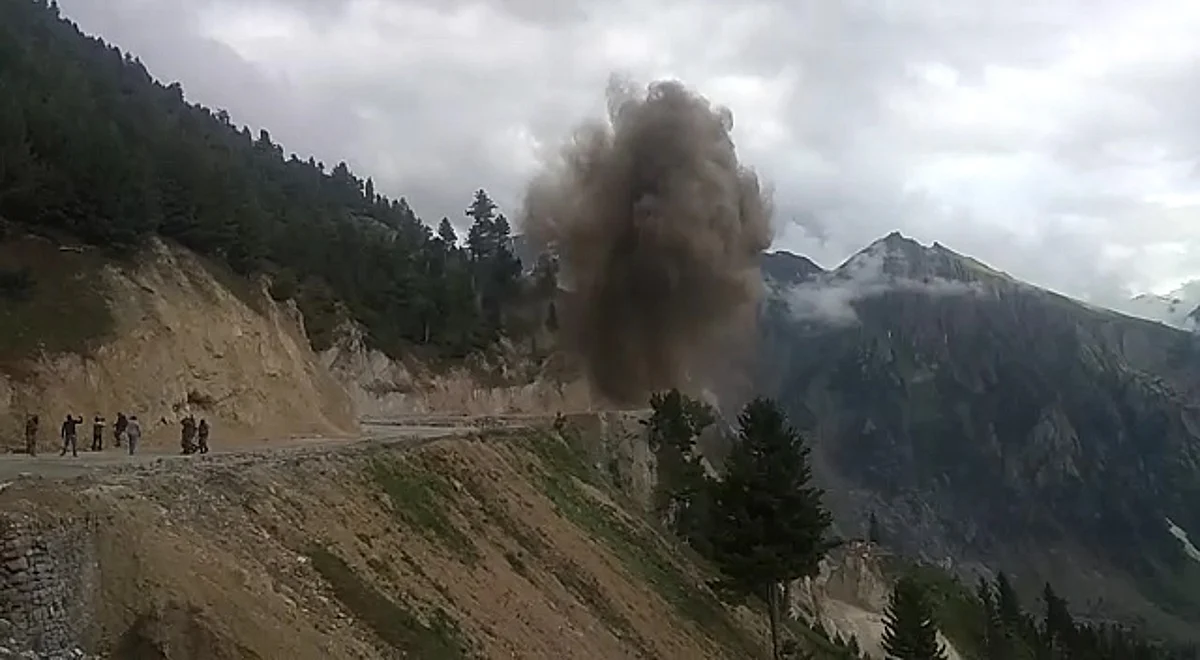 Srinagar-Leh highway to remain closed today for necessary repairs