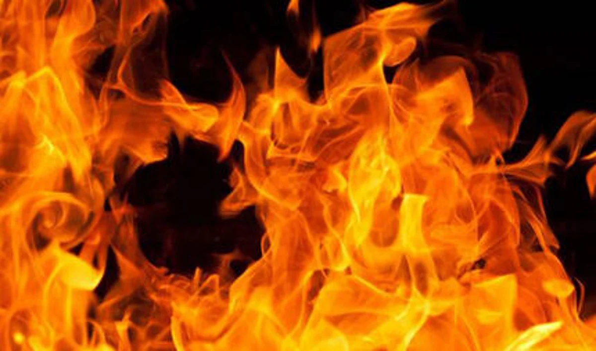 Six residential houses gutted in massive blaze in Nawab Bazar Srinagar