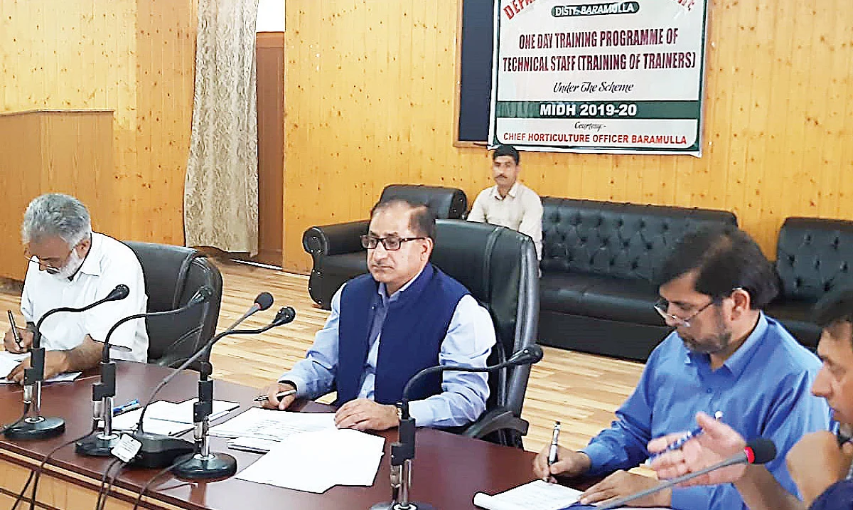 Unemployed youth to get preference in high density apple projects