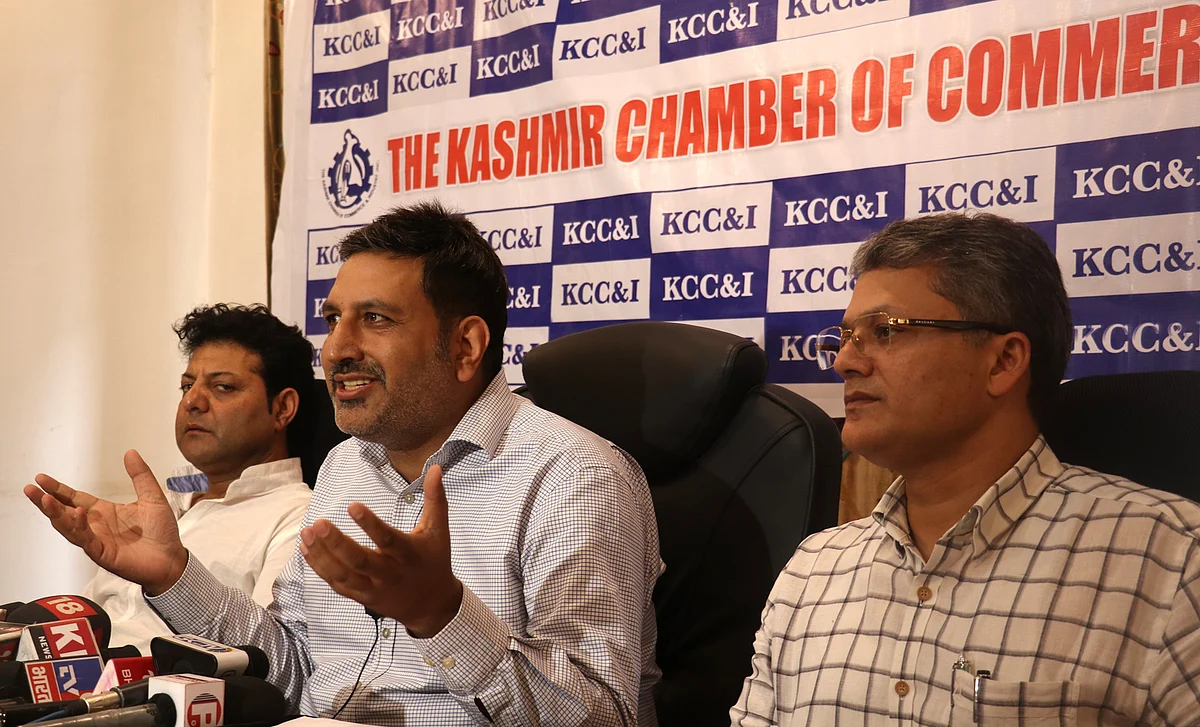 KCCI contributes 1 lakh masks