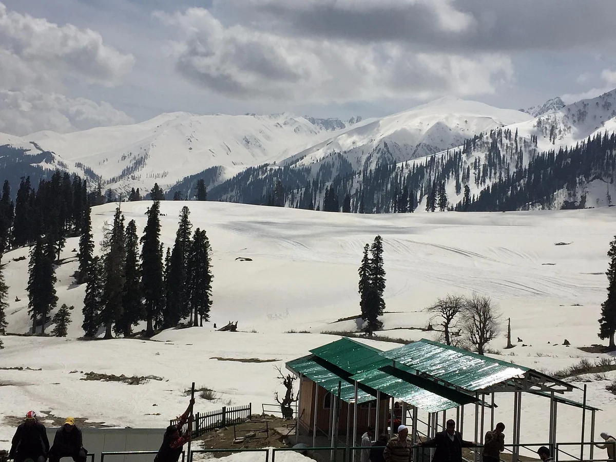 7 structures built illegally at Gulmarg, Tangmarg: Report