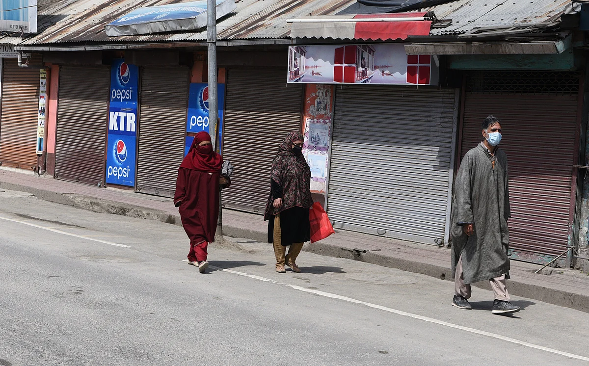 Restrictions continue in Kashmir