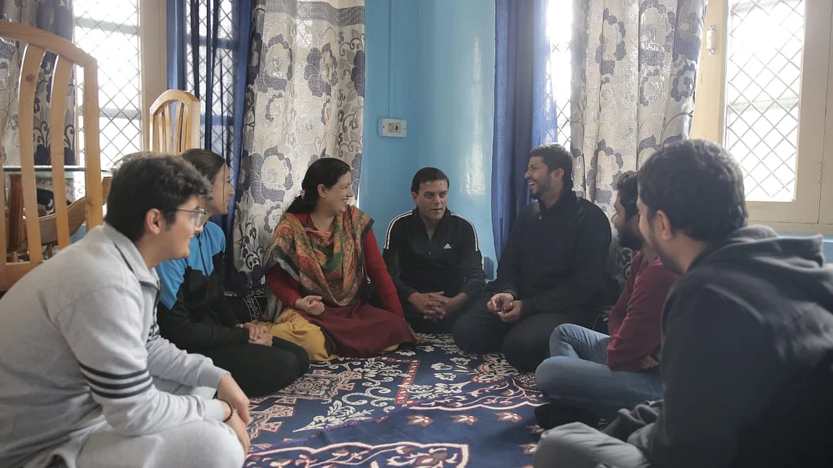 Bhaderwah family opens doors to stranded Pune filmmaker, crew