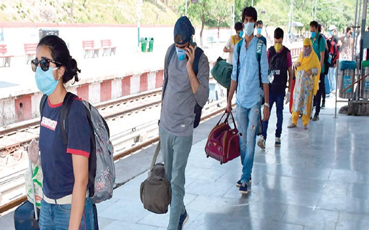 169 students arrive from Bangladesh