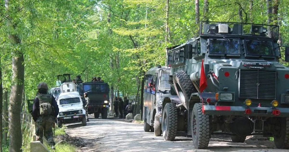 Shopian gunfight: Two militants killed, as many soldiers wounded