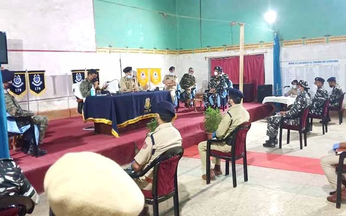 Top Police, CRPF officials review security in north Kashmir