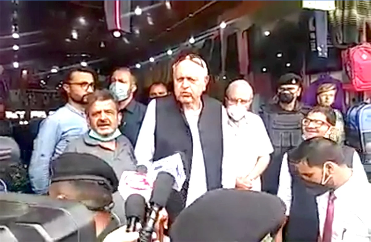 Farooq Abdullah greets people on birth anniversary of Guru Hargobind Singh