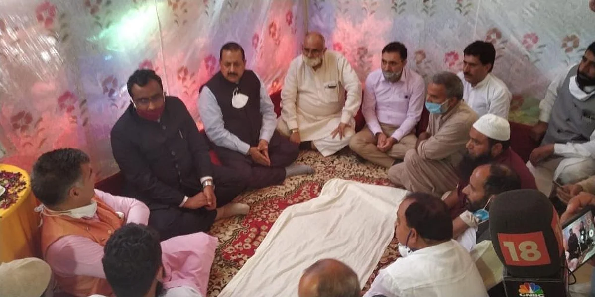 Ram Madhav visits slain BJP leader’s family in Bandipora, demands increased security for J&K party men