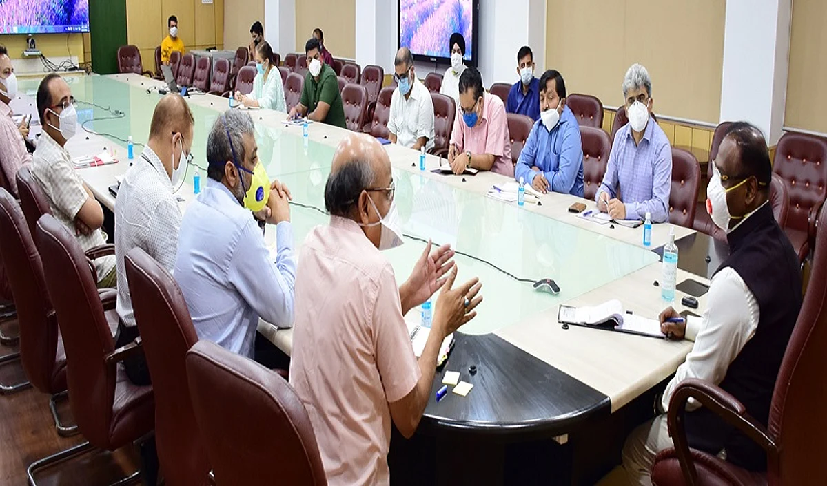 Lt Governor for expediting dev projects