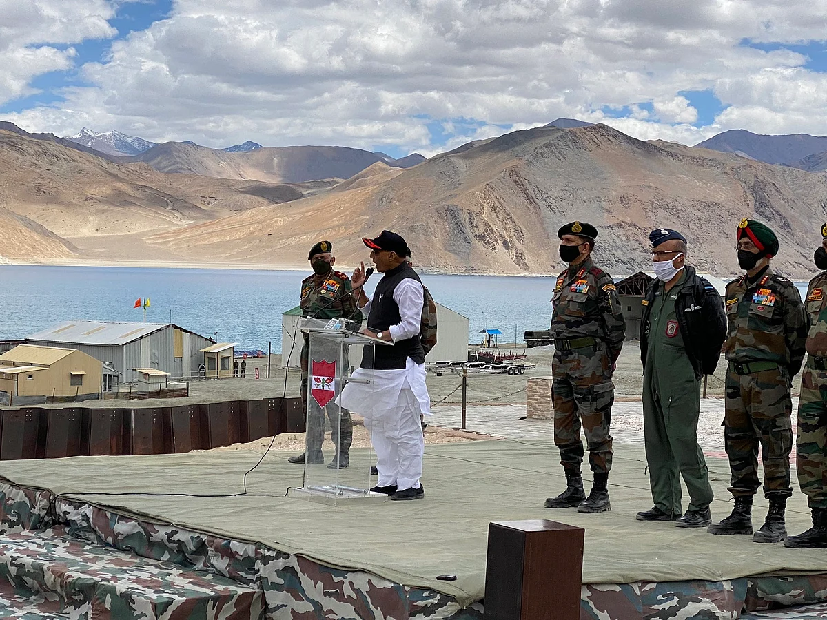 India not a weak country, no power in the world can touch even an inch of its land:Rajnath in Ladakh