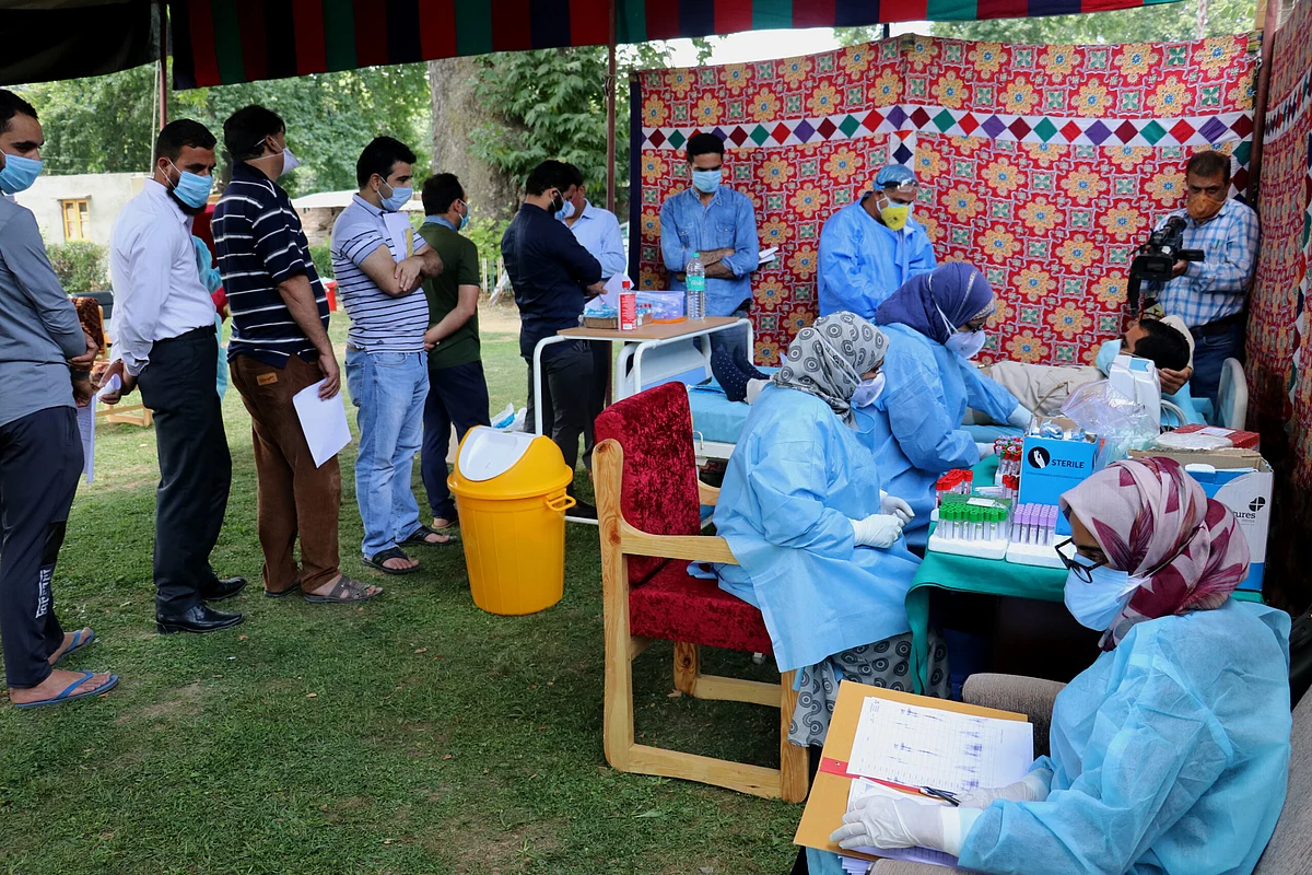 67 travelers among 450 new Covid-19 cases, J&K tally rises to 19869
